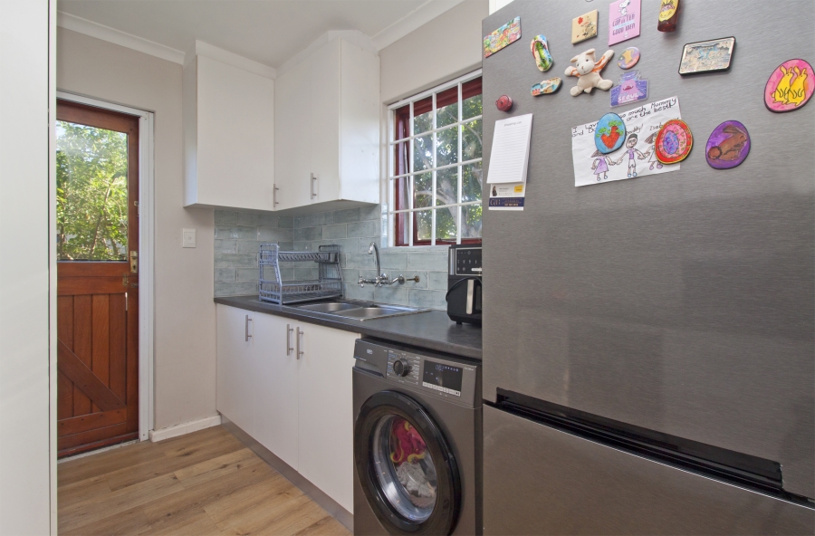 3 Bedroom Property for Sale in Milkwood Park Western Cape